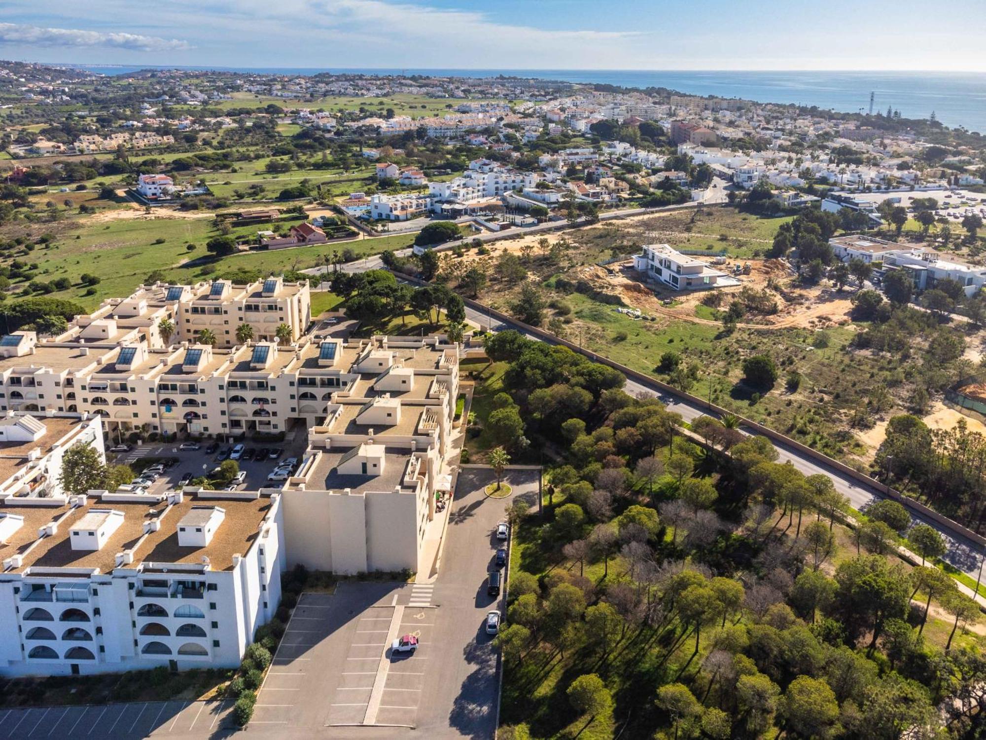 Salgados 1 Bedroom Apartment - 500M From The Beach Guia  Exterior photo